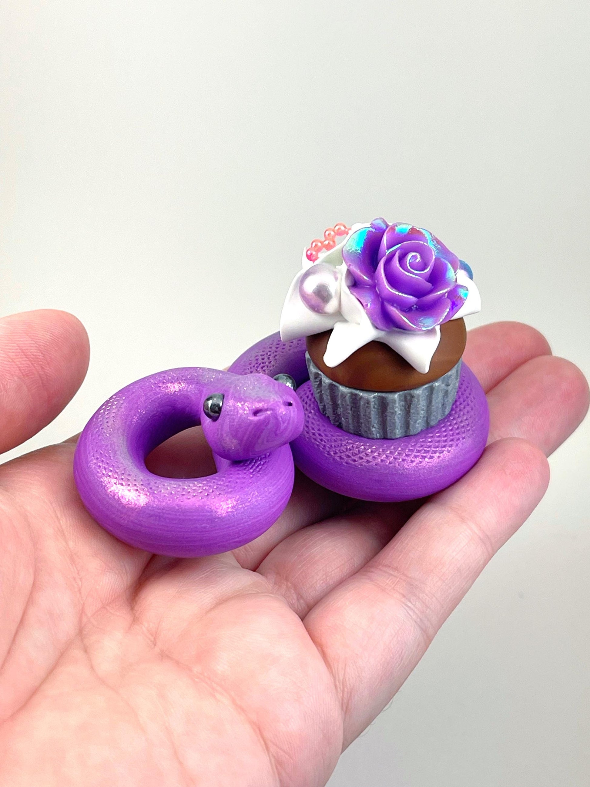 Cupcake Snake handmade sculpture decoden whip